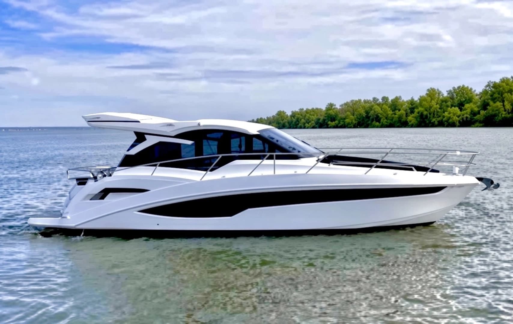 2020 Galeon 425 HTS - photo 1 of 25