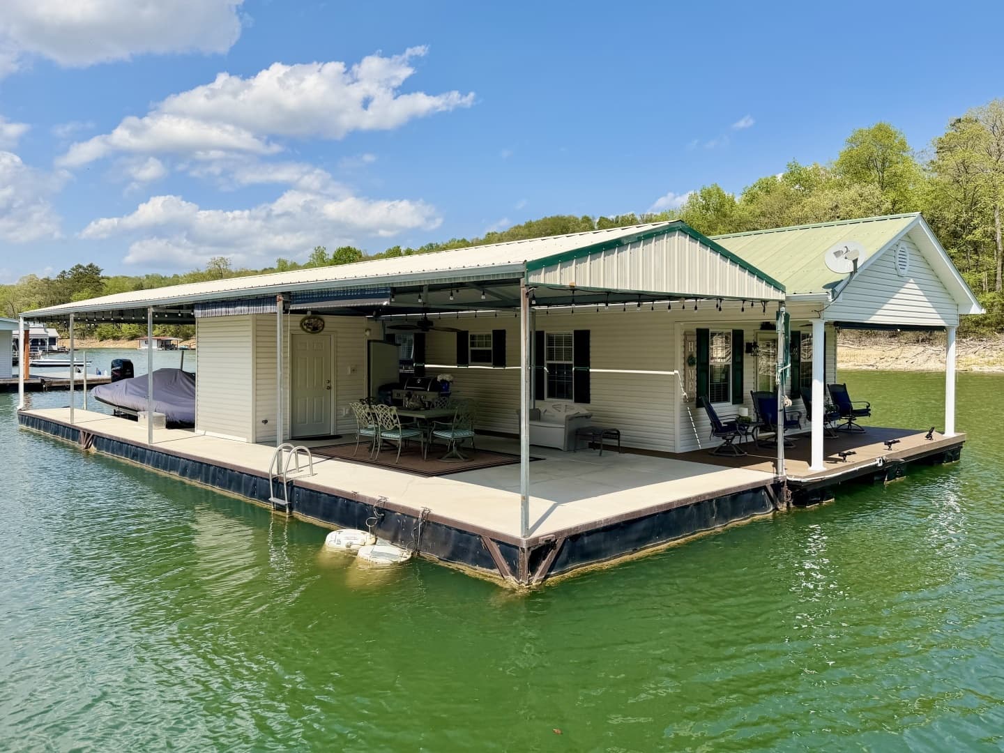 2002 Custom 20 x 53 Floating Cabin - Approx 999/sqft - photo 1 of 130