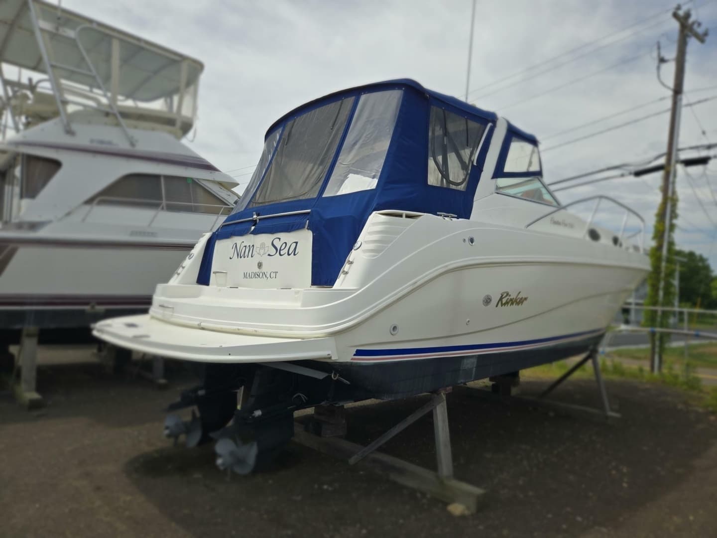 1999 Rinker 330 Fiesta Vee - photo 1 of 44