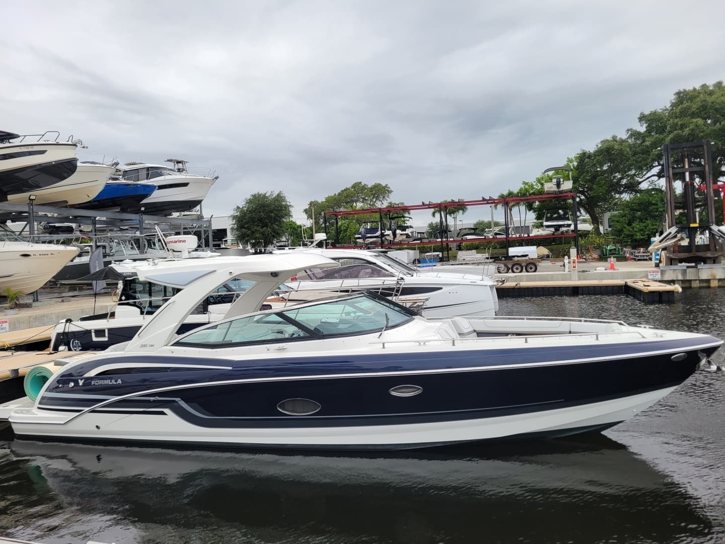 2019 Formula 350 Crossover Bowrider - photo 1 of 54