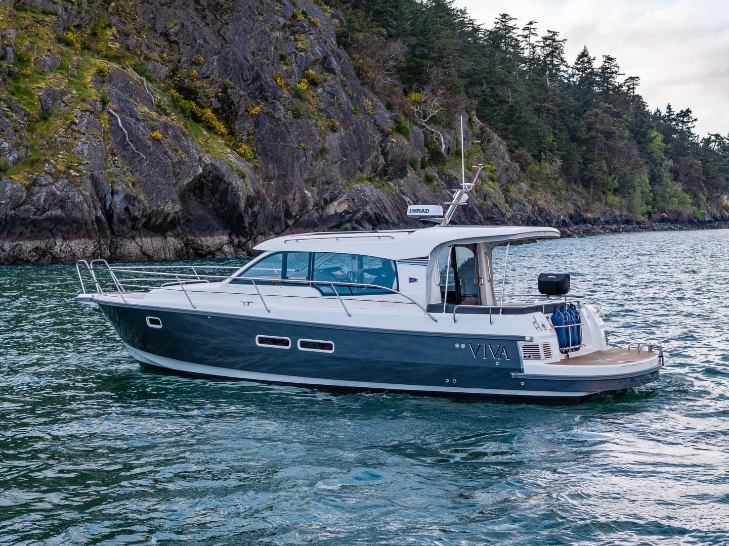2022 Nimbus 365 Coupe - photo 1 of 46