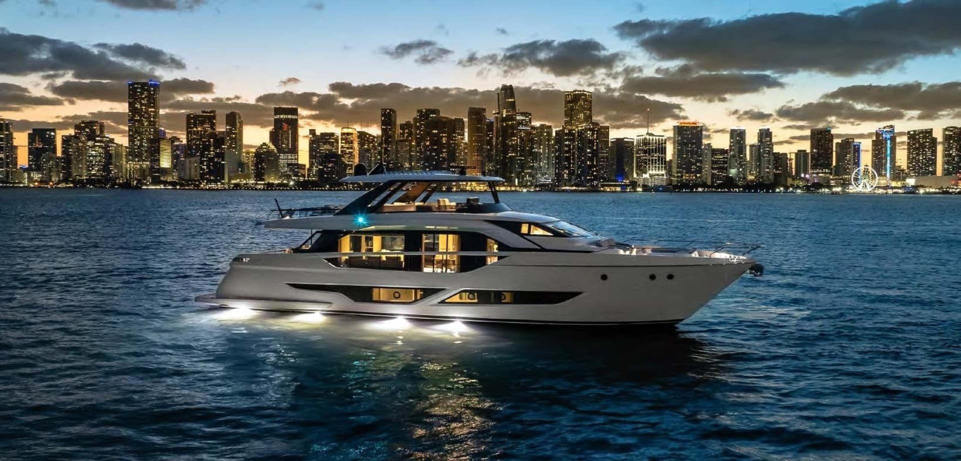 2025 Ferretti Yachts 860