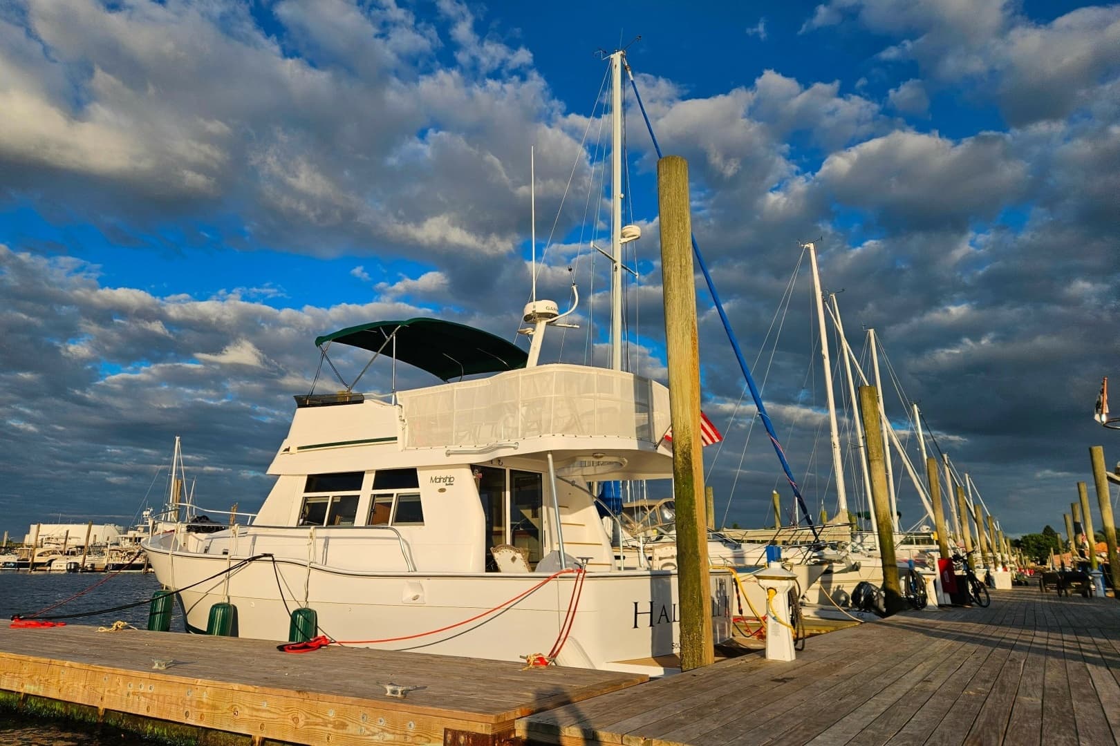 2000 Mainship 39 Trawler - photo 1 of 56