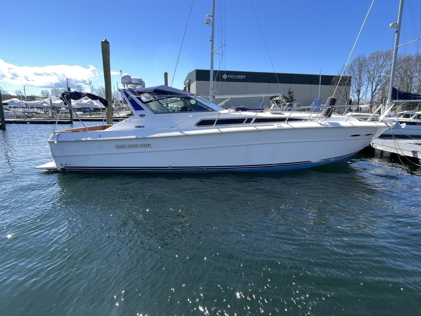 1990 Sea Ray 390 Express Cruiser - photo 1 of 22