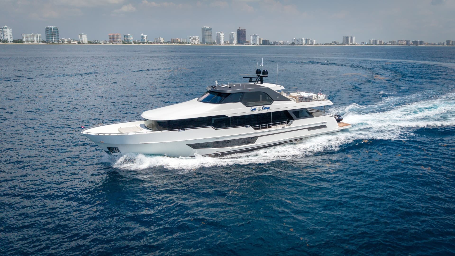 2025 Ocean Alexander 32L