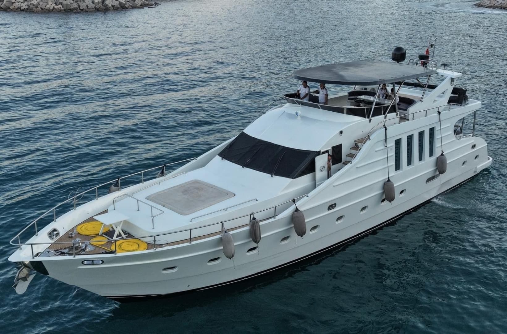 2007 Custom 85 Motor Yacht - photo 1 of 12