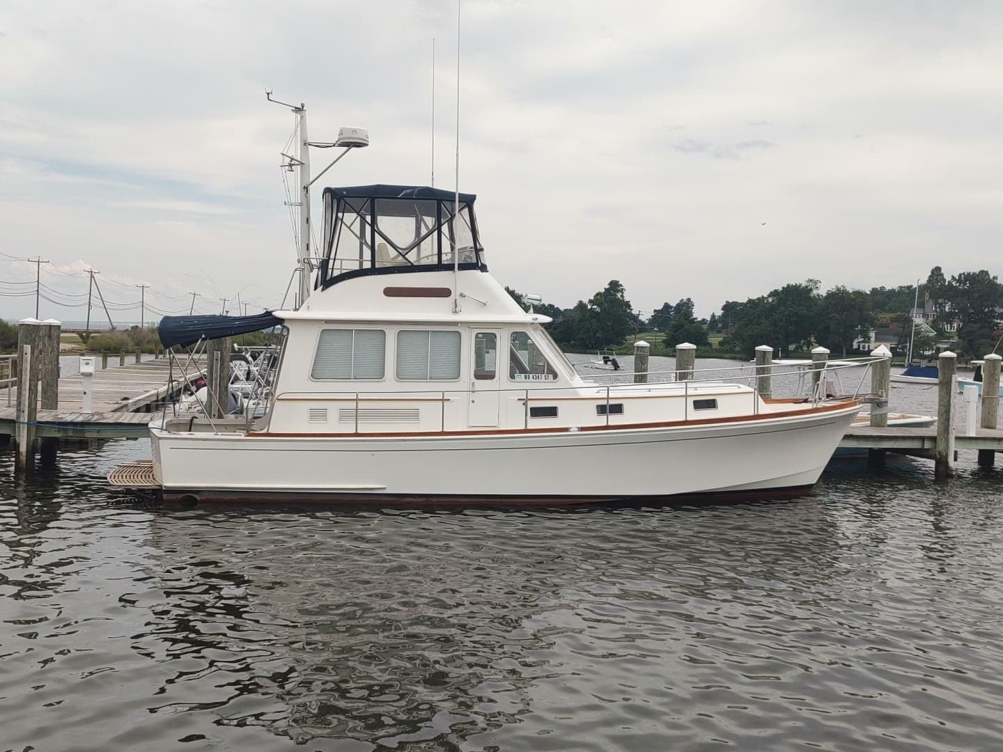 1996 Grand Banks Eastbay 40 Flybridge - photo 1 of 98