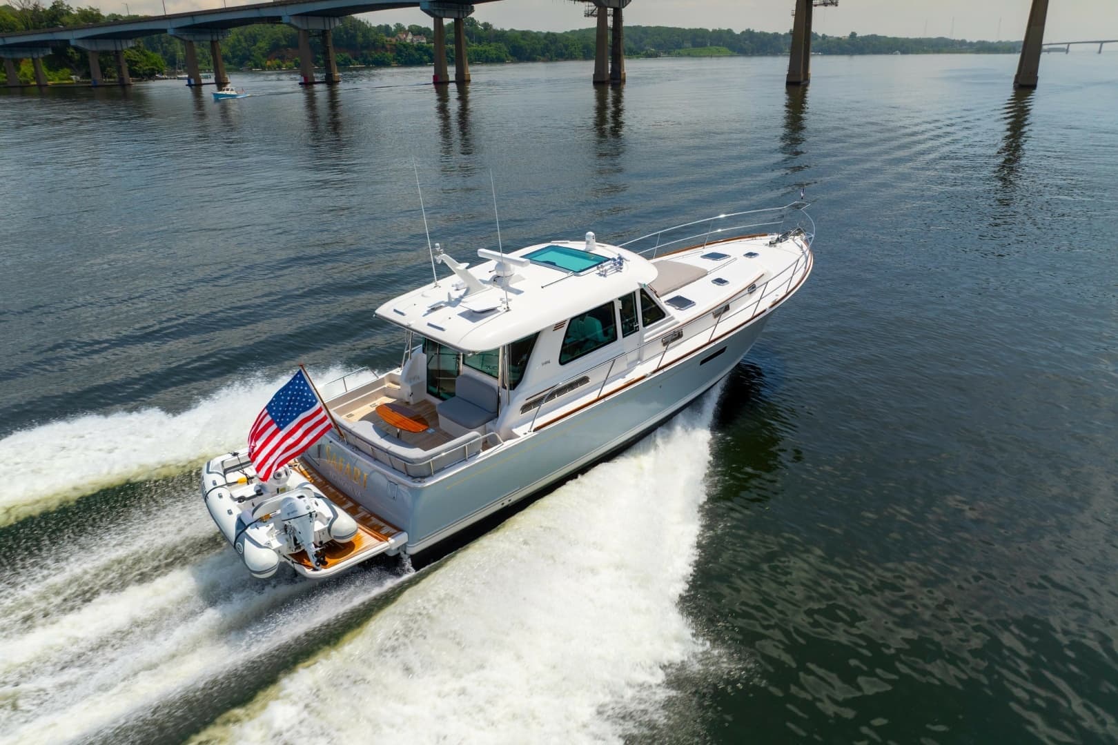 2024 Sabre 48 Salon Express - photo 1 of 2