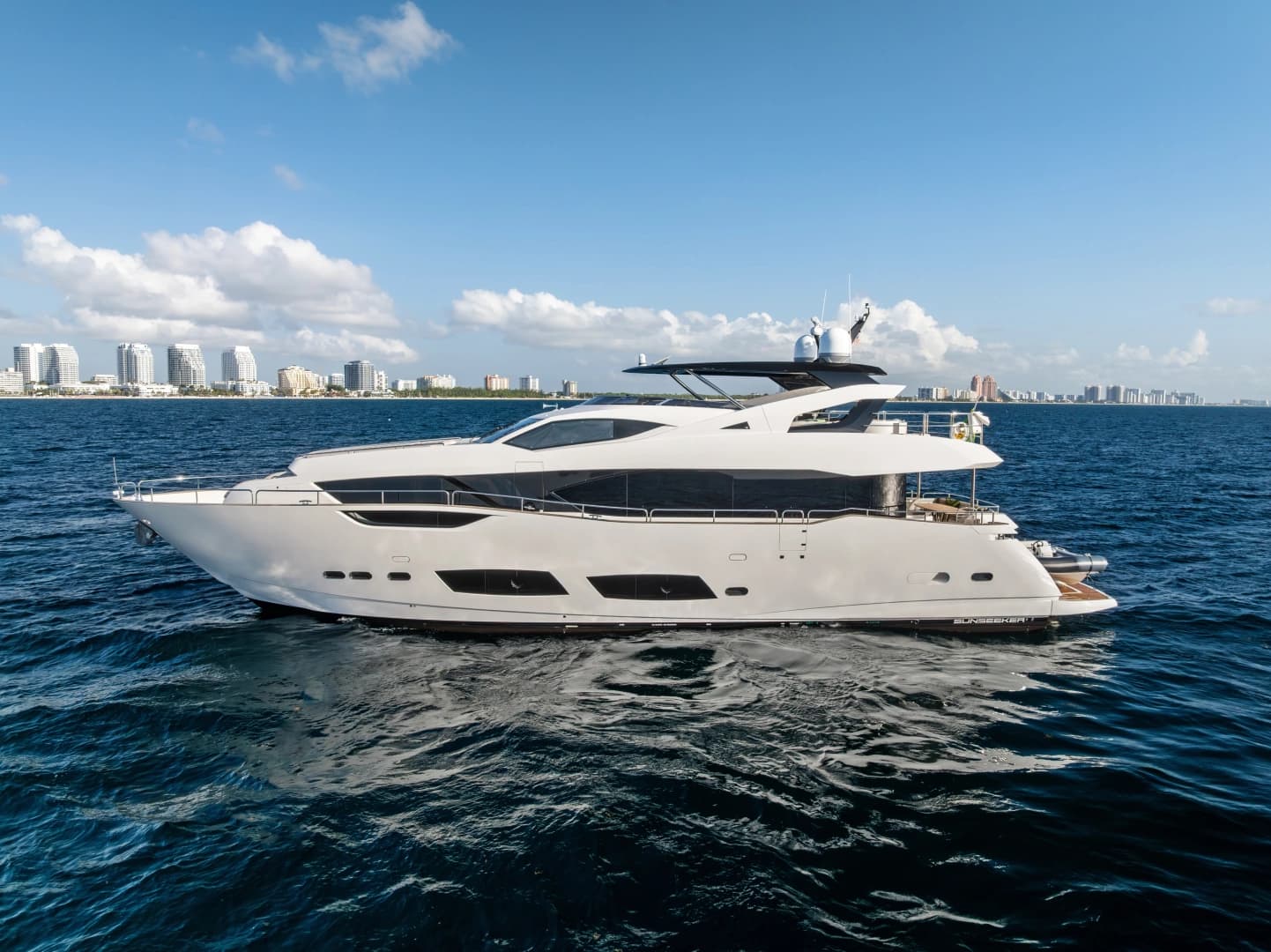 2024 Sunseeker 95 Yacht - photo 1 of 94