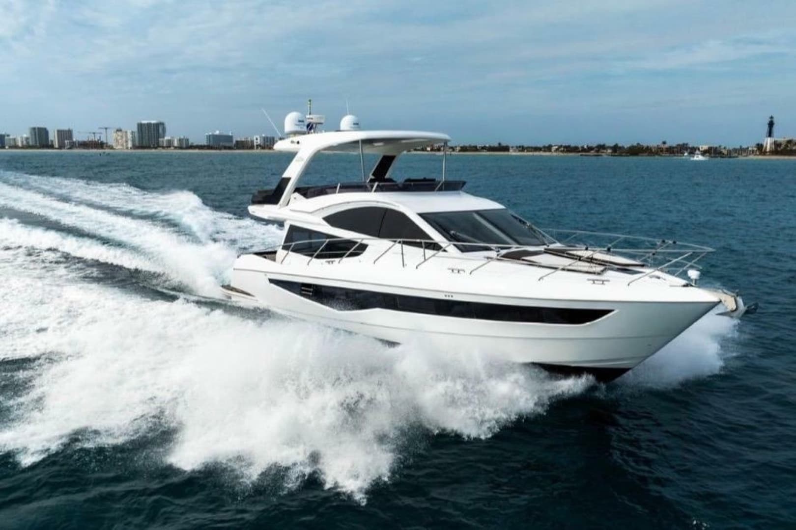 2019 Galeon 550 Fly