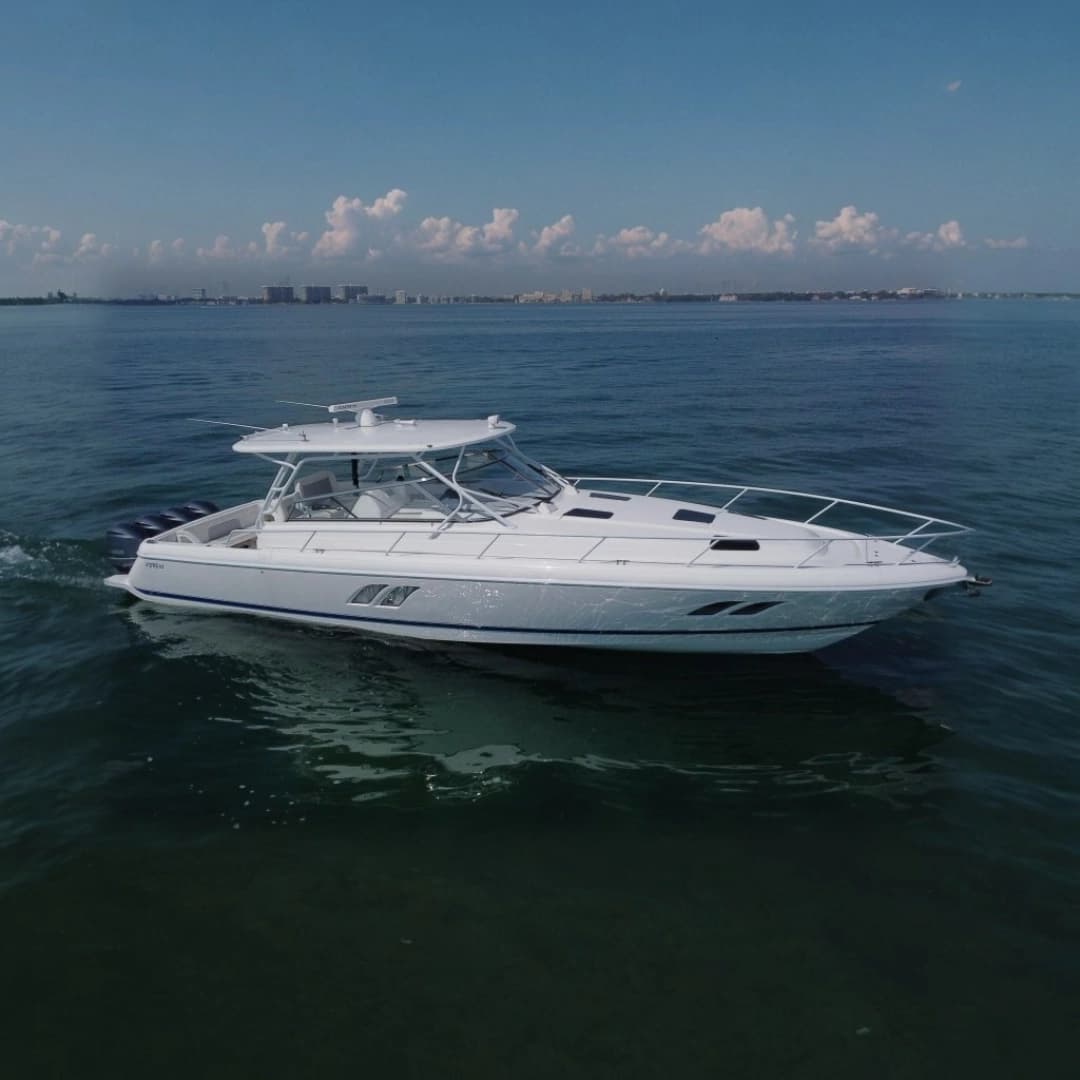 2017 Intrepid 475 Sport Yacht - photo 1 of 23