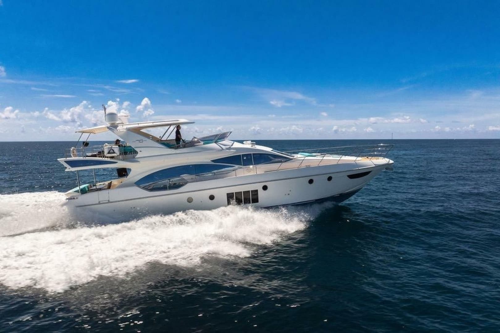 2011 Azimut 70