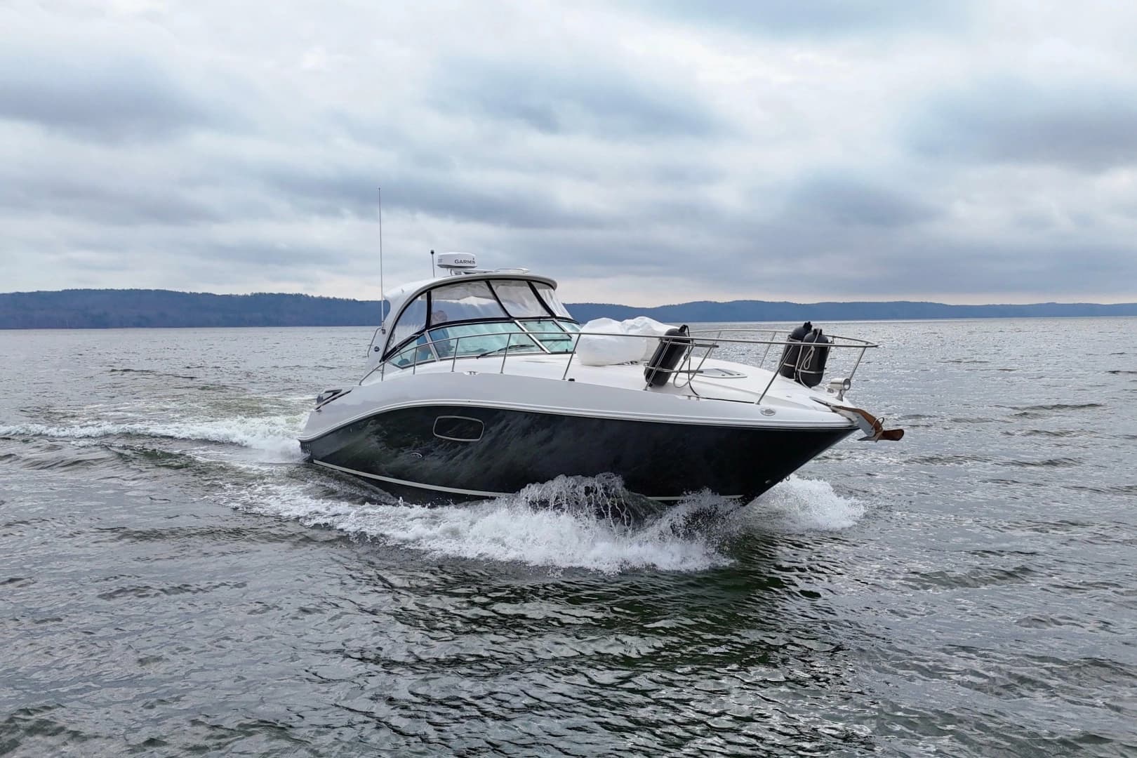 2009 Sea Ray Sundancer 350 - photo 1 of 47
