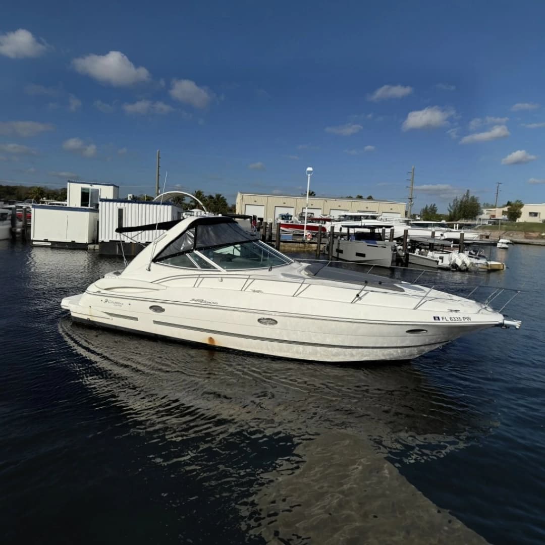 2005 Cruisers Yachts 340 Express - photo 1 of 32