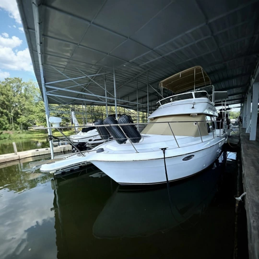 1999 Carver 326 Aft Cabin Motor Yacht - photo 1 of 25
