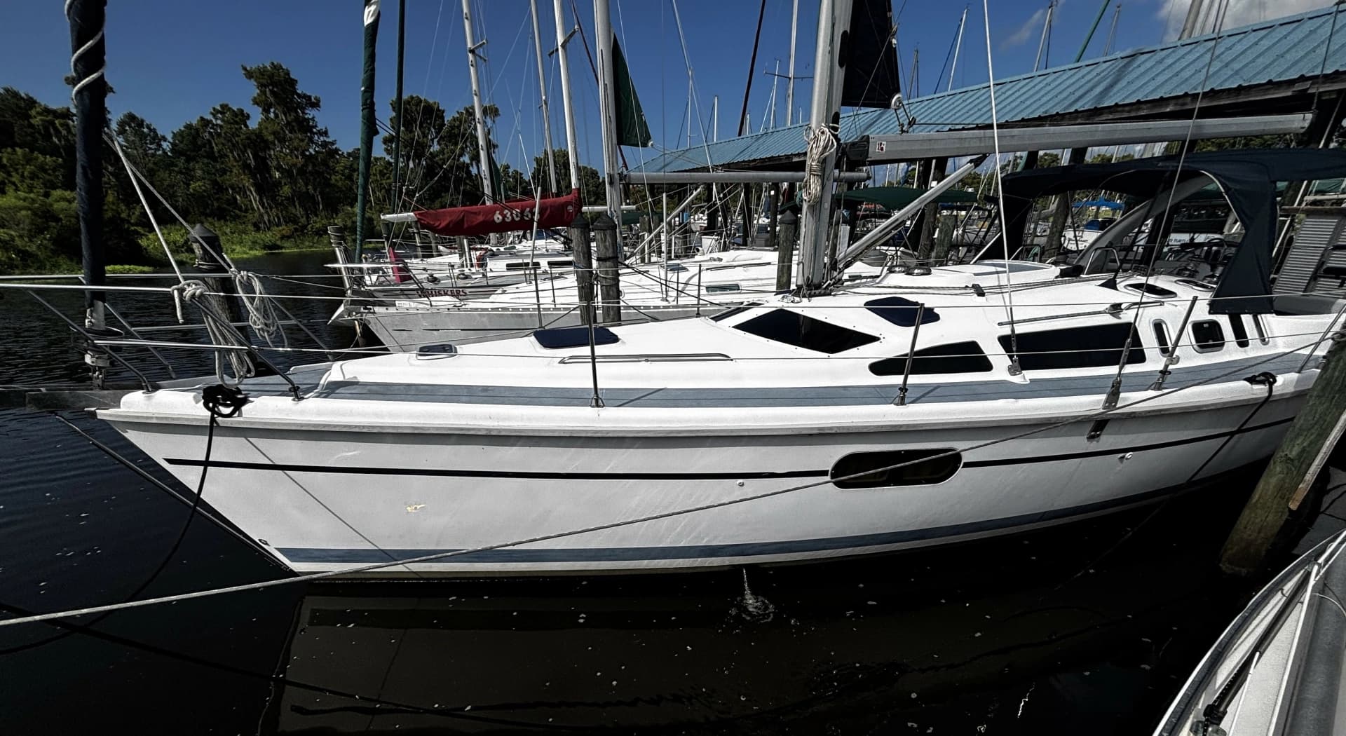 1999 Hunter 410 - photo 1 of 39