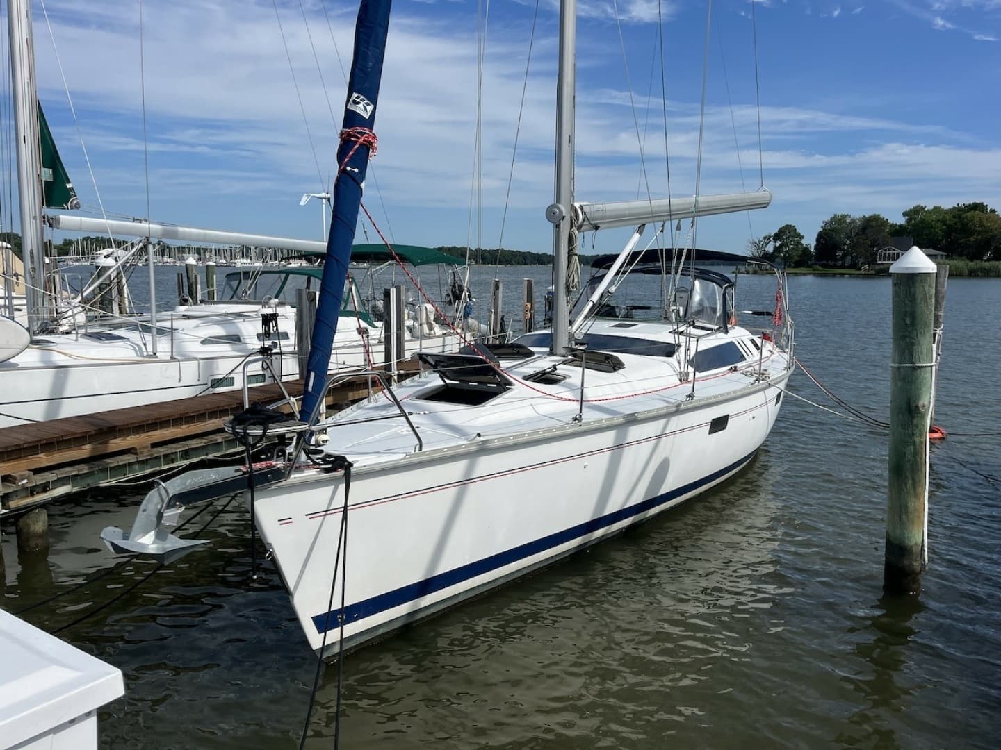 1996 Hunter 40.5 - photo 1 of 38