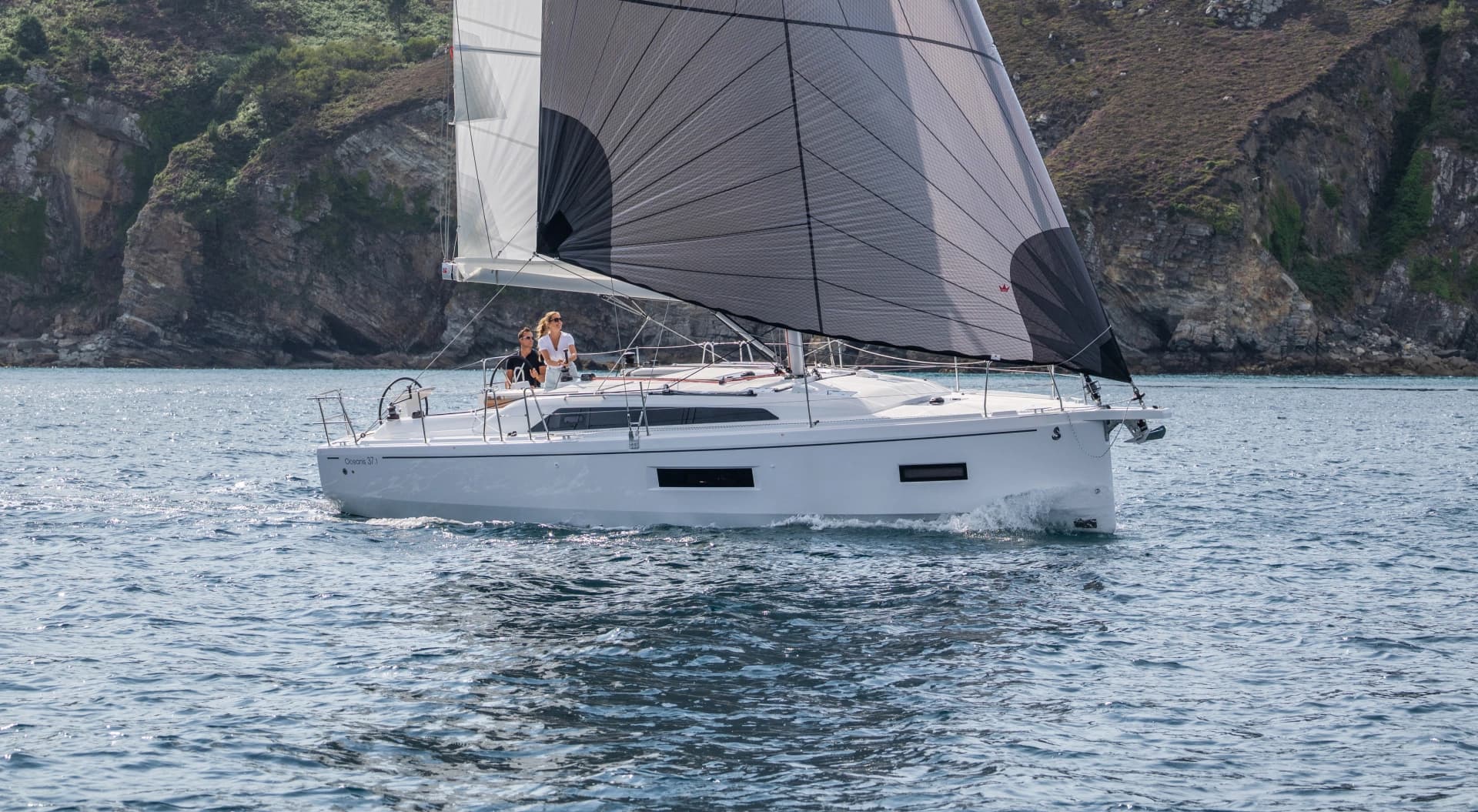 2027 Beneteau Oceanis 37.1 - photo 1 of 12