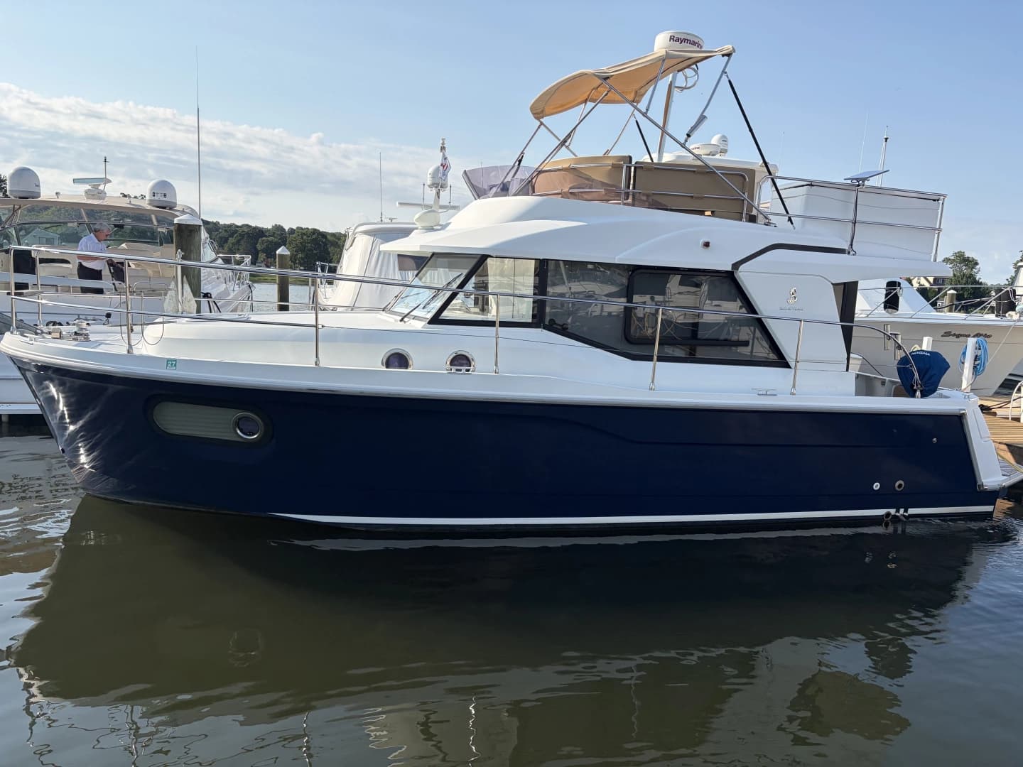 2017 Beneteau SWIFT TRAWLER 30 - photo 1 of 29