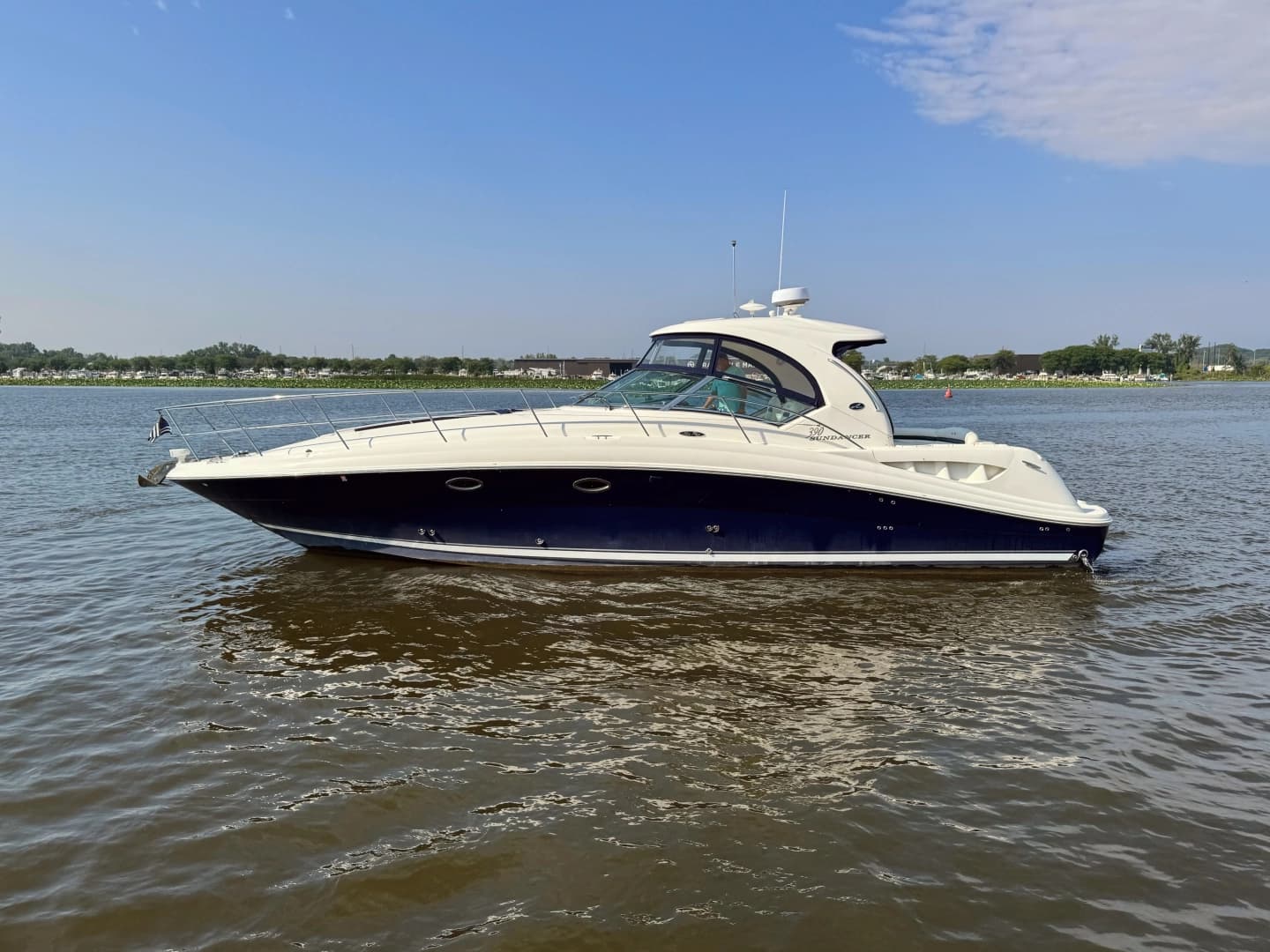 2005 Sea Ray 390 Sundancer - photo 1 of 69