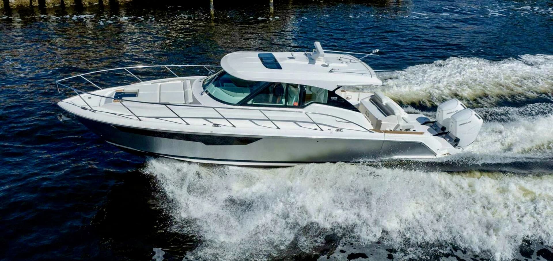 2022 Tiara Yachts 43 LE - photo 1 of 50