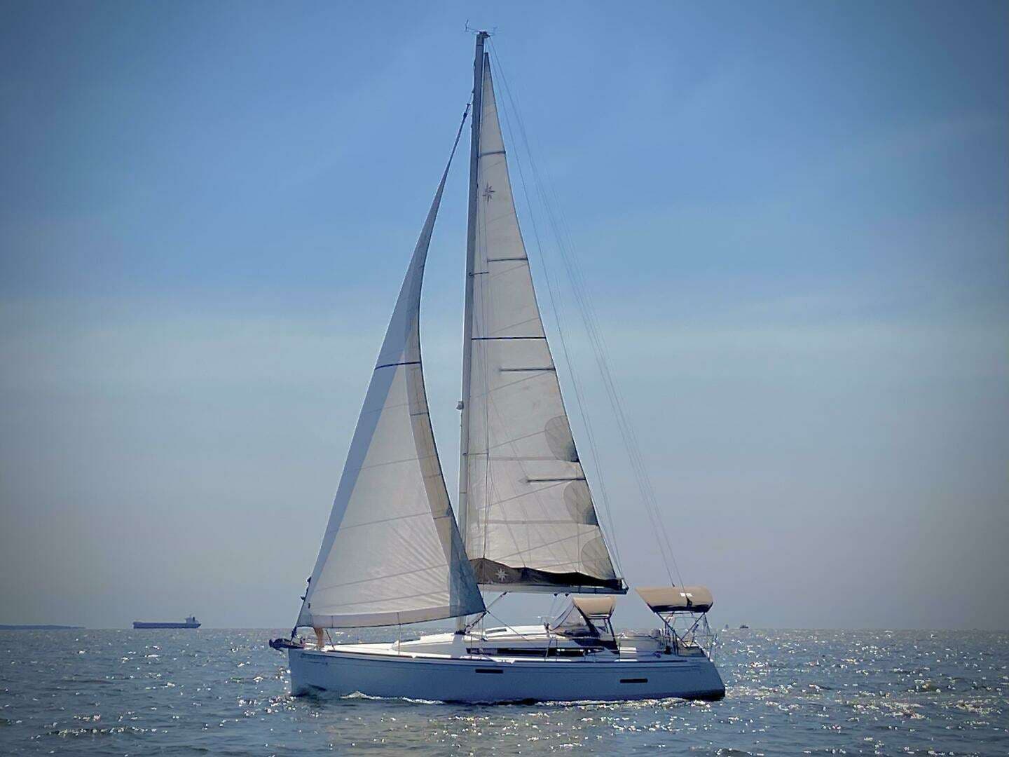 2015 Jeanneau 379 - photo 1 of 74
