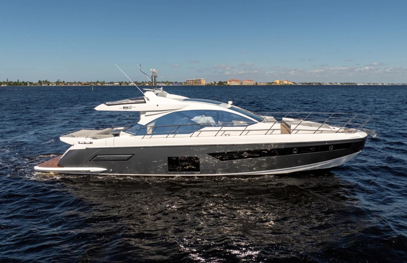 2025 Azimut S6