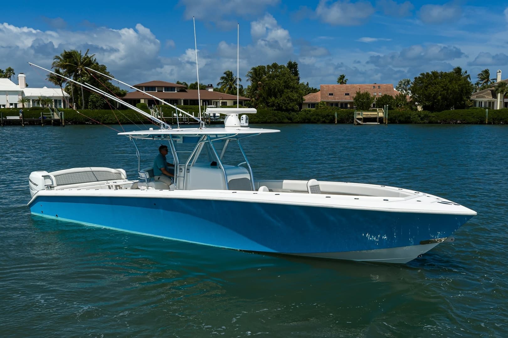2013 Bahama 41 Center Console