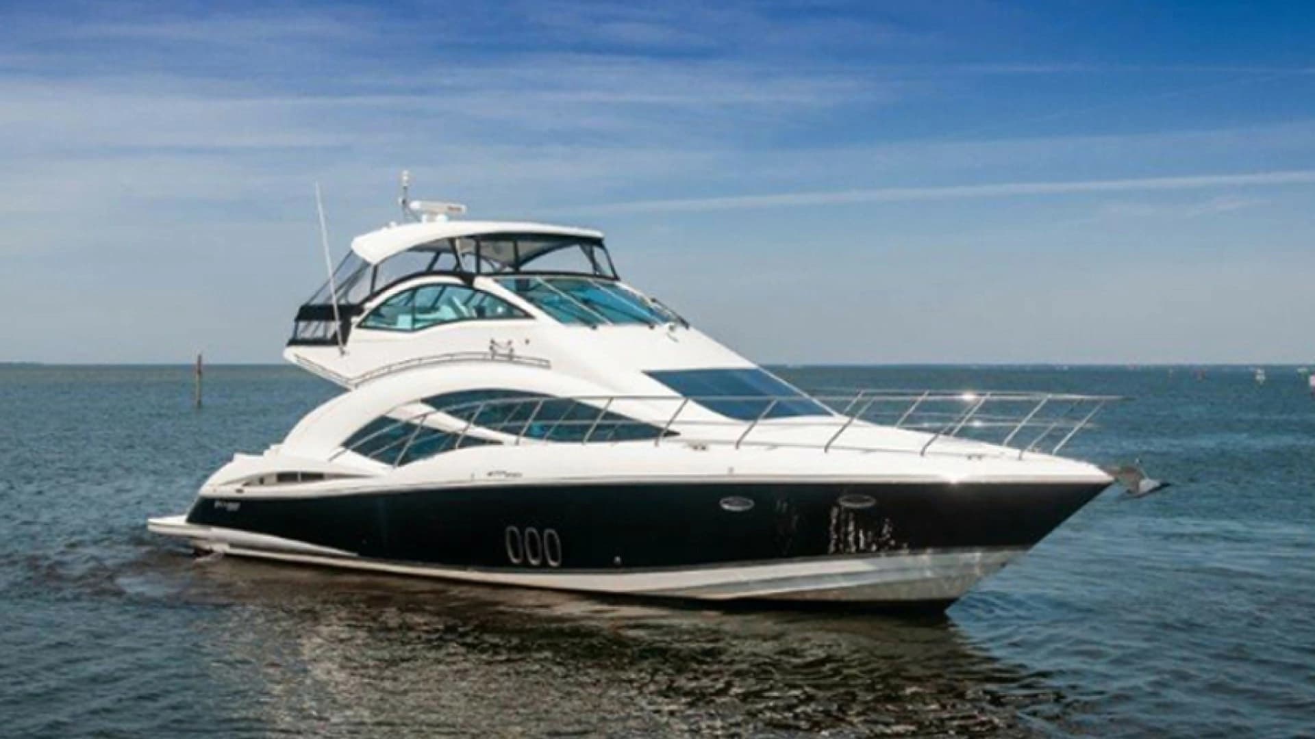 2006 Cruisers Yachts 477 Sport Sedan - photo 1 of 39