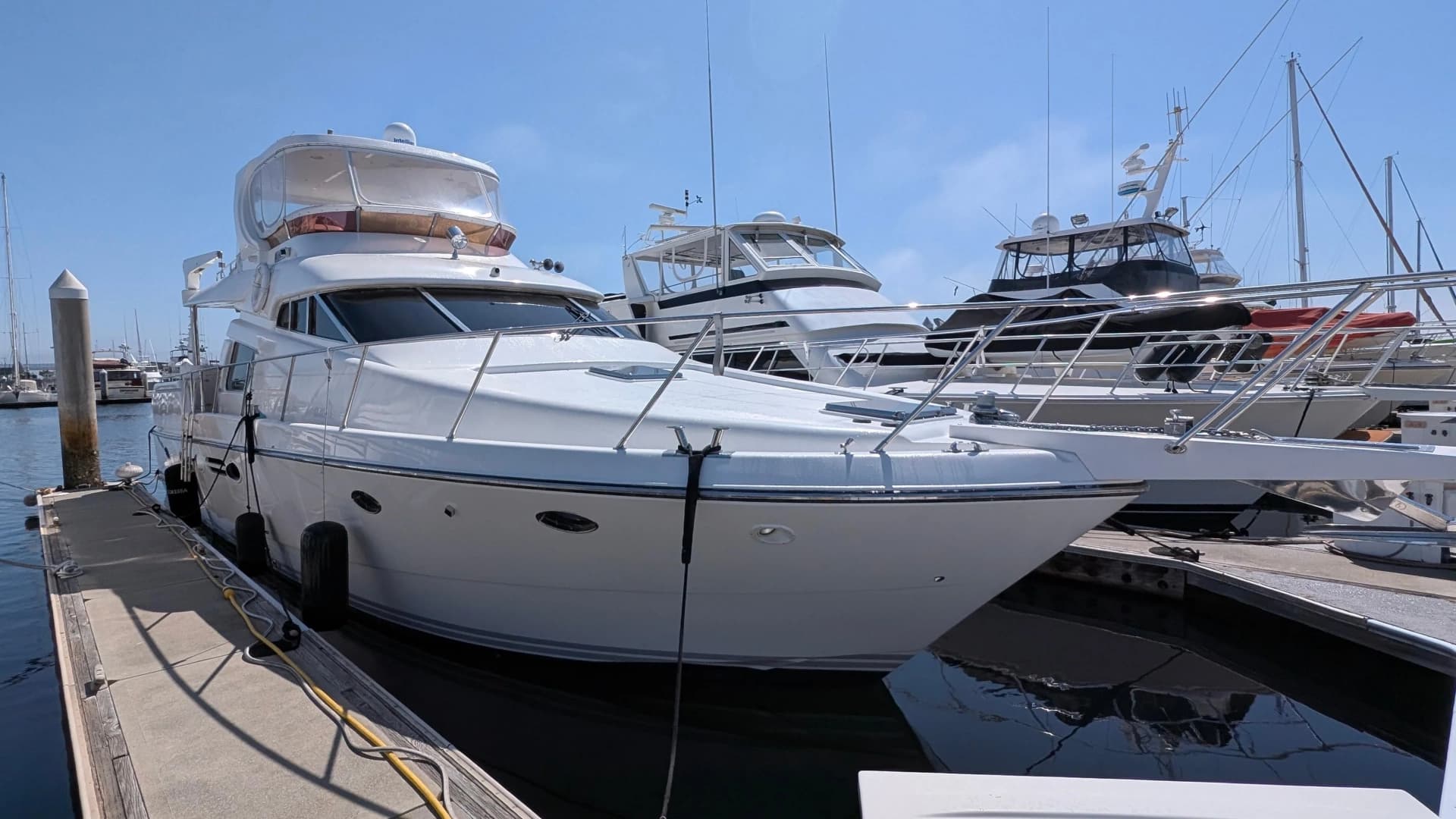 2004 Johnson Motor Yacht