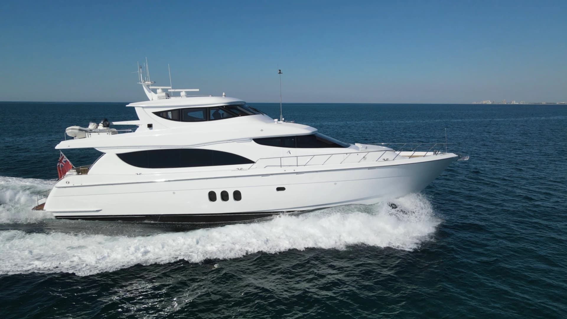 2006 Hatteras 80 Motor Yacht Skylounge