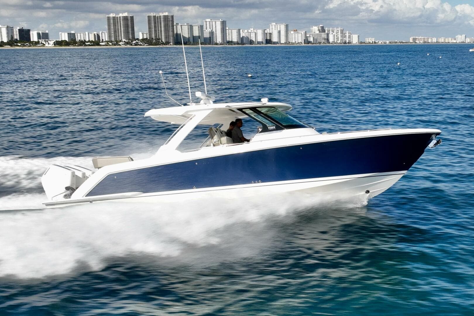 2023 Tiara Yachts 38 LS