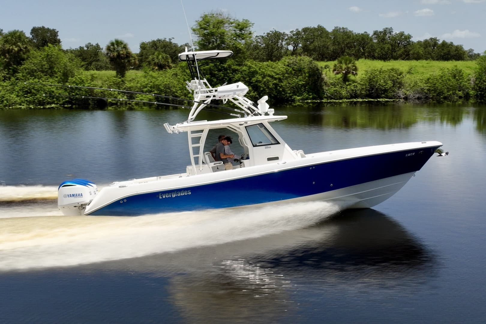 2017 Everglades 355 CC