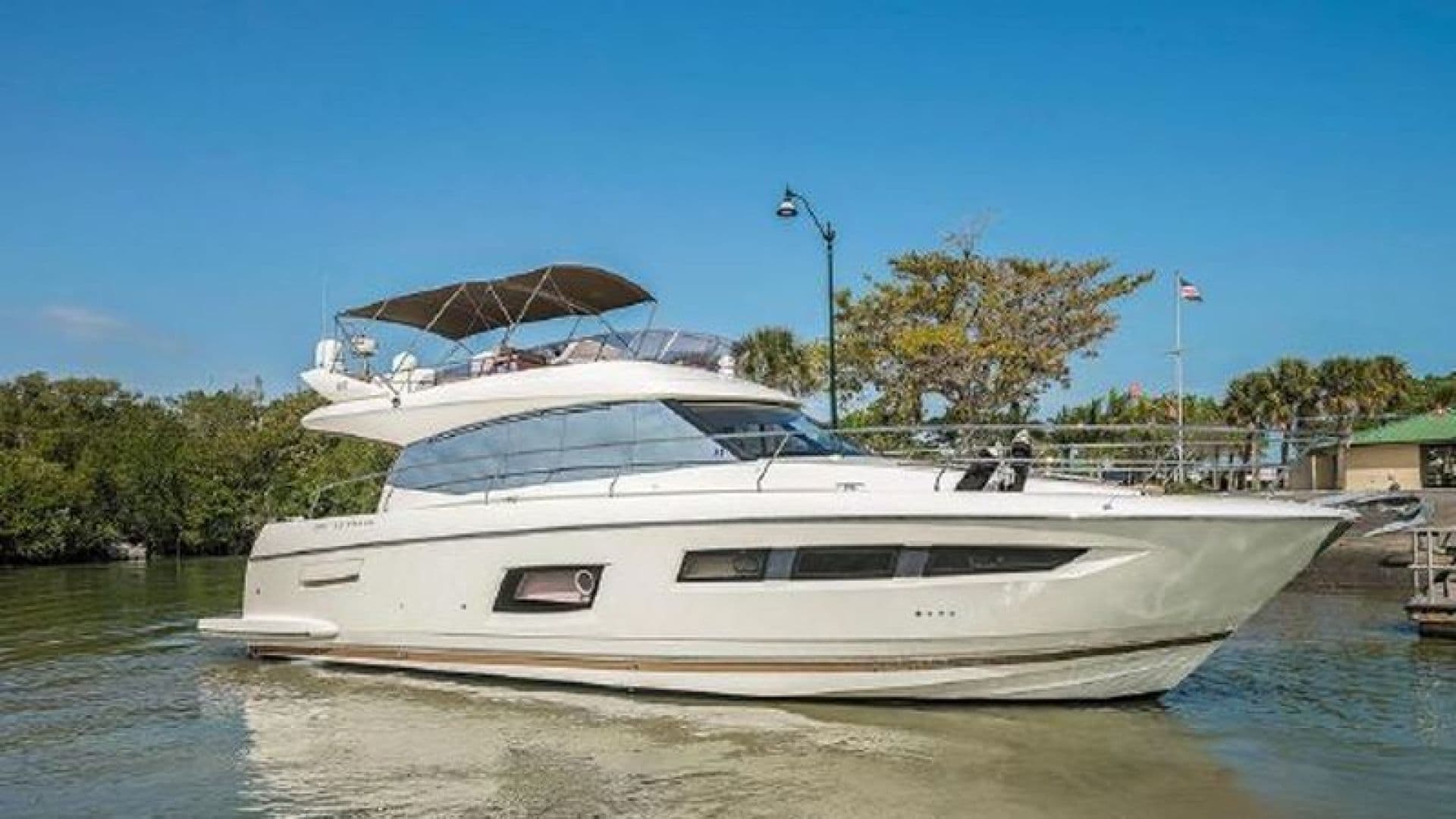 2015 Prestige 550 - photo 1 of 23