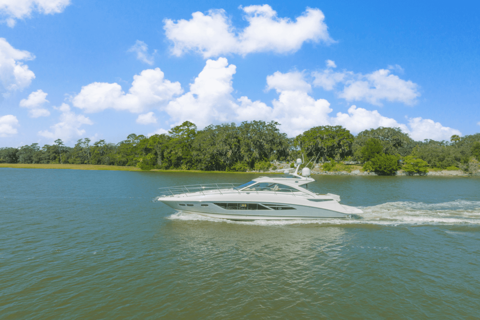 2013 Sea Ray 510 SUNDANCER - photo 1 of 30