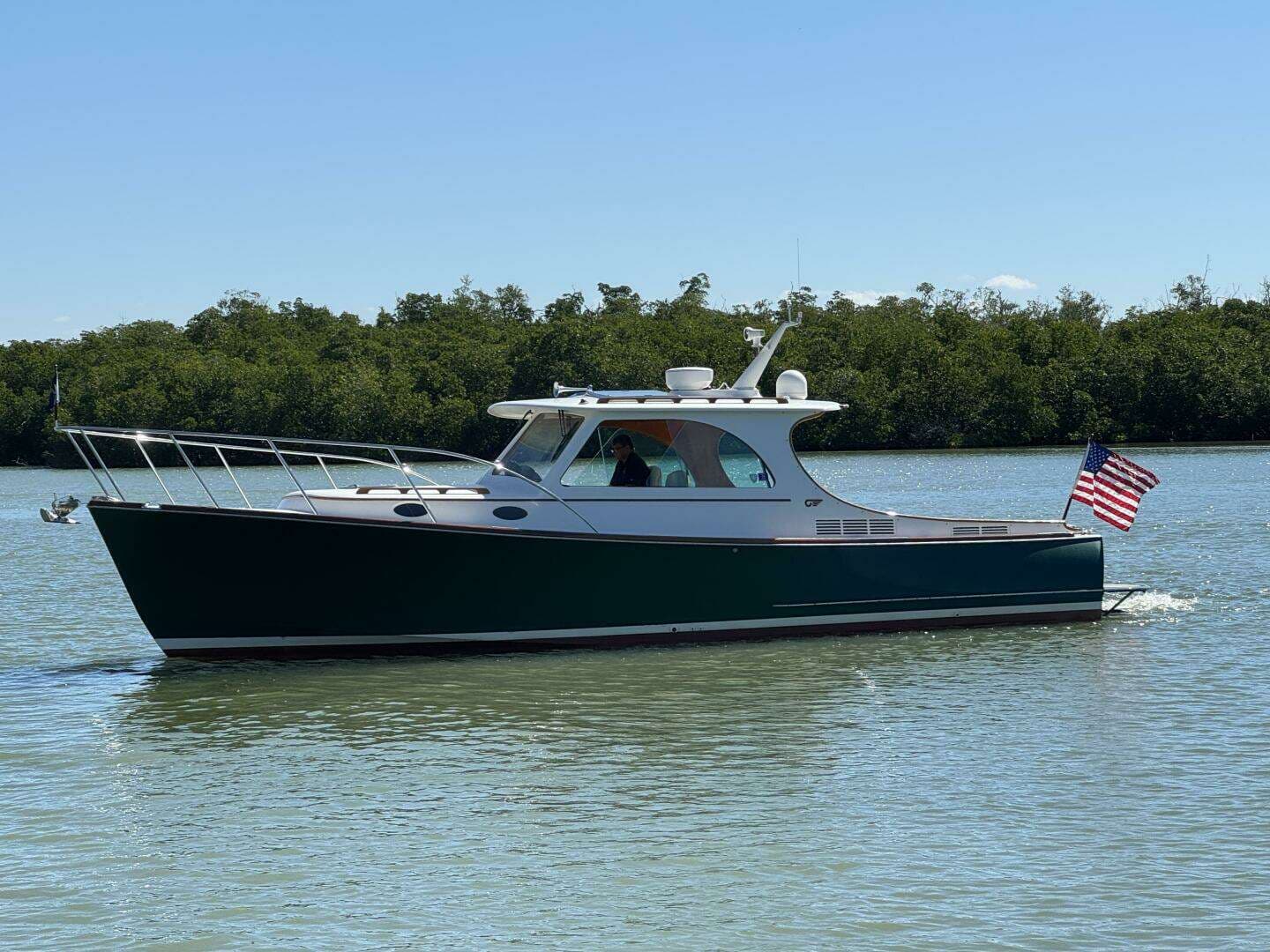 2014 Hinckley Picnic Boat 37 MKIII - photo 1 of 1