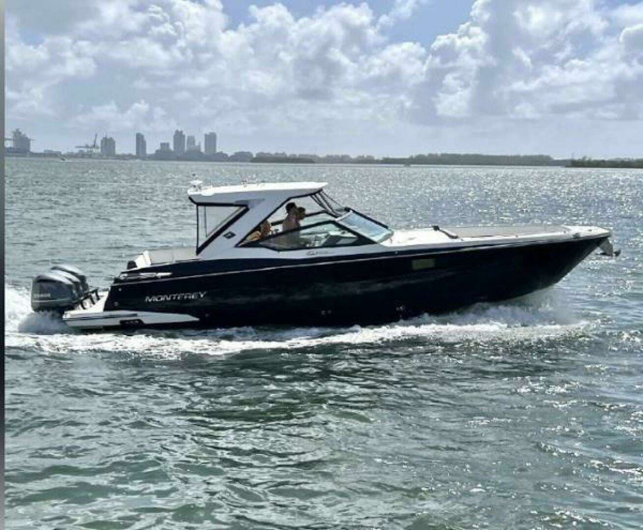 2018 Monterey 385 SE - photo 1 of 23