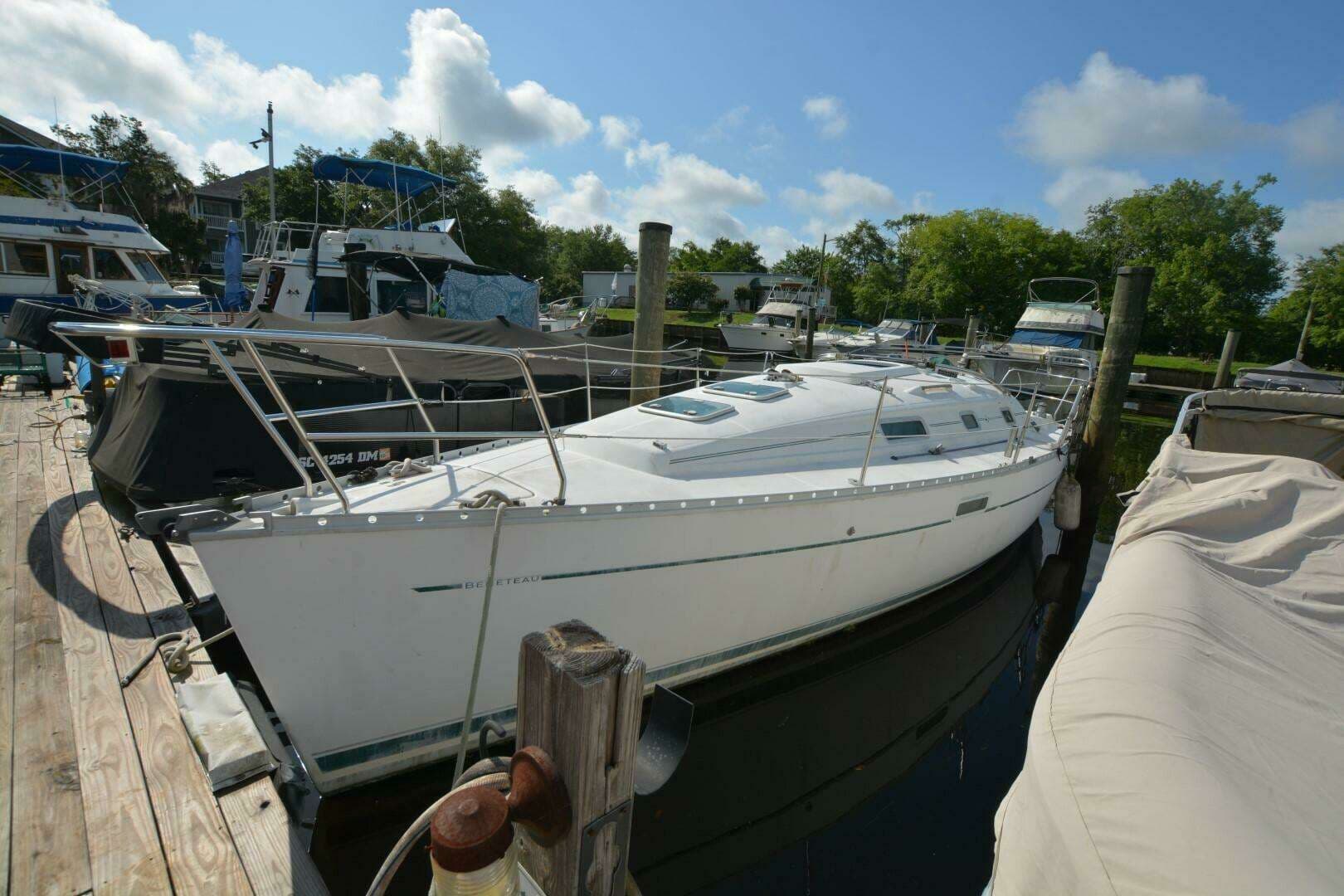 2000 Beneteau Oceanis 311 - photo 1 of 29