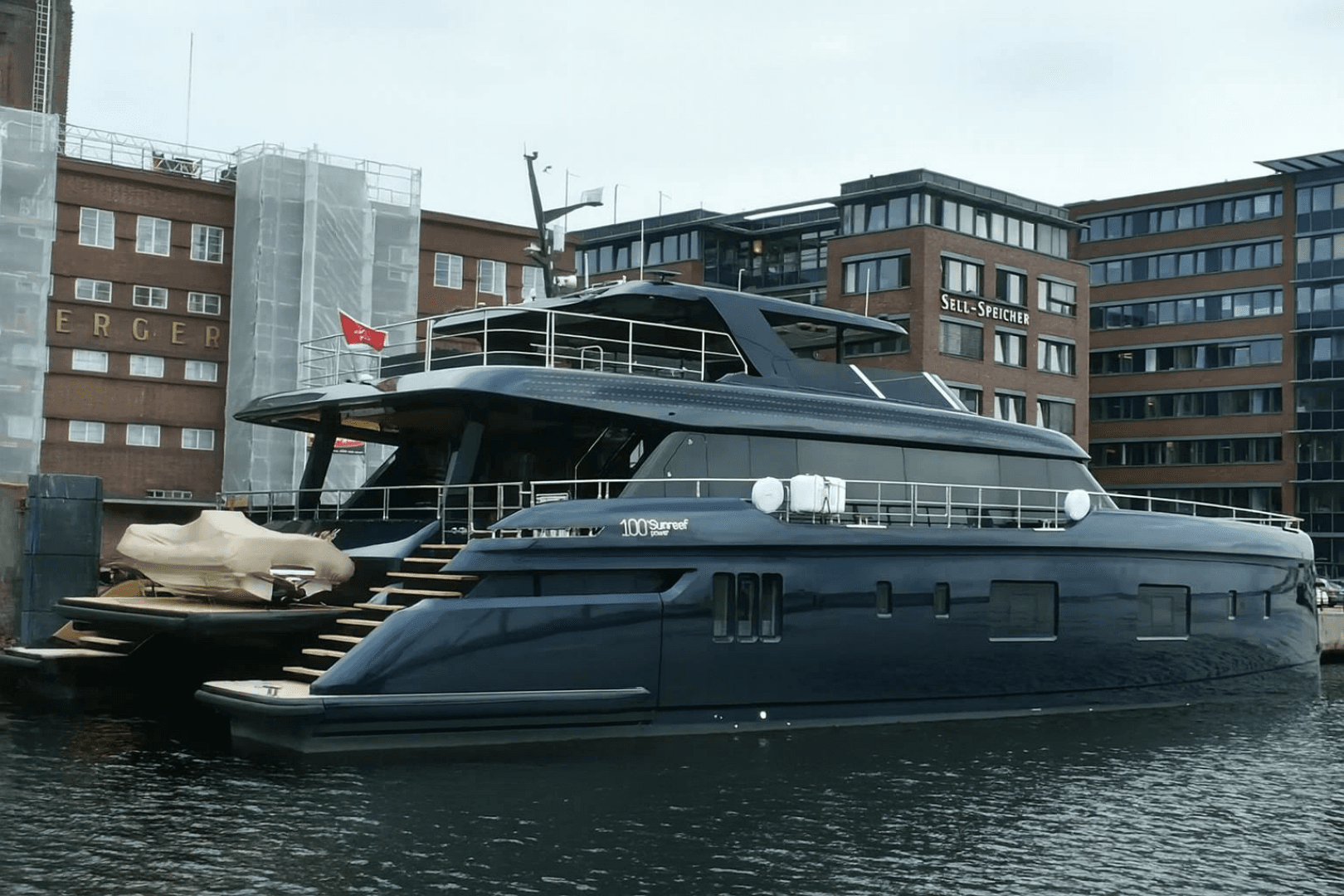 2025 SUNREEF YACHTS Sunreef 100 Power - photo 1 of 8