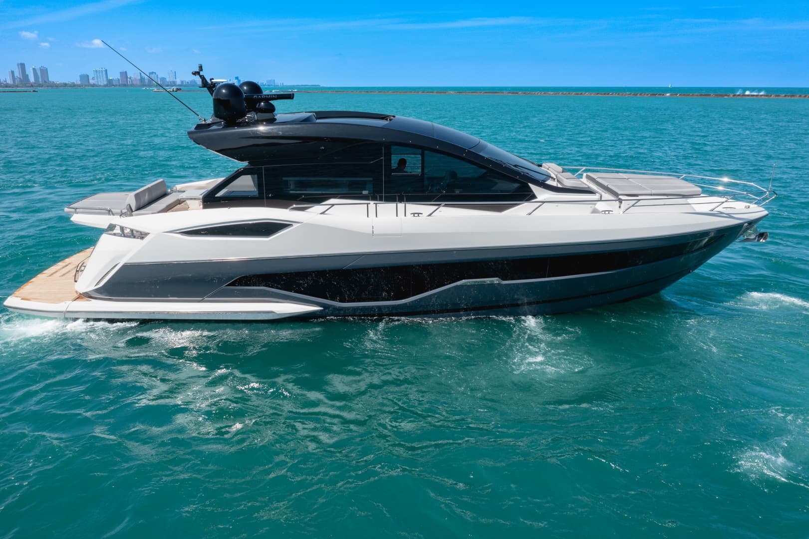 2025 Sunseeker 55 Predator - photo 1 of 30