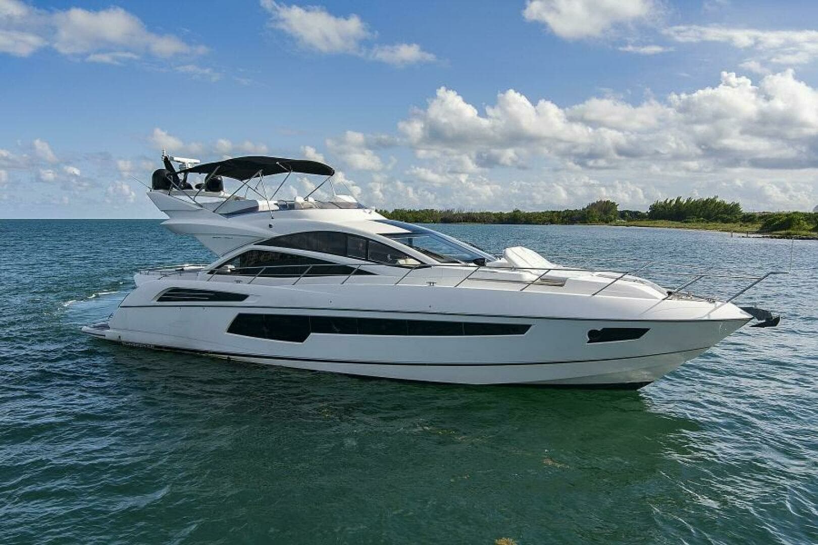 2015 Sunseeker Sport Yacht - photo 1 of 55