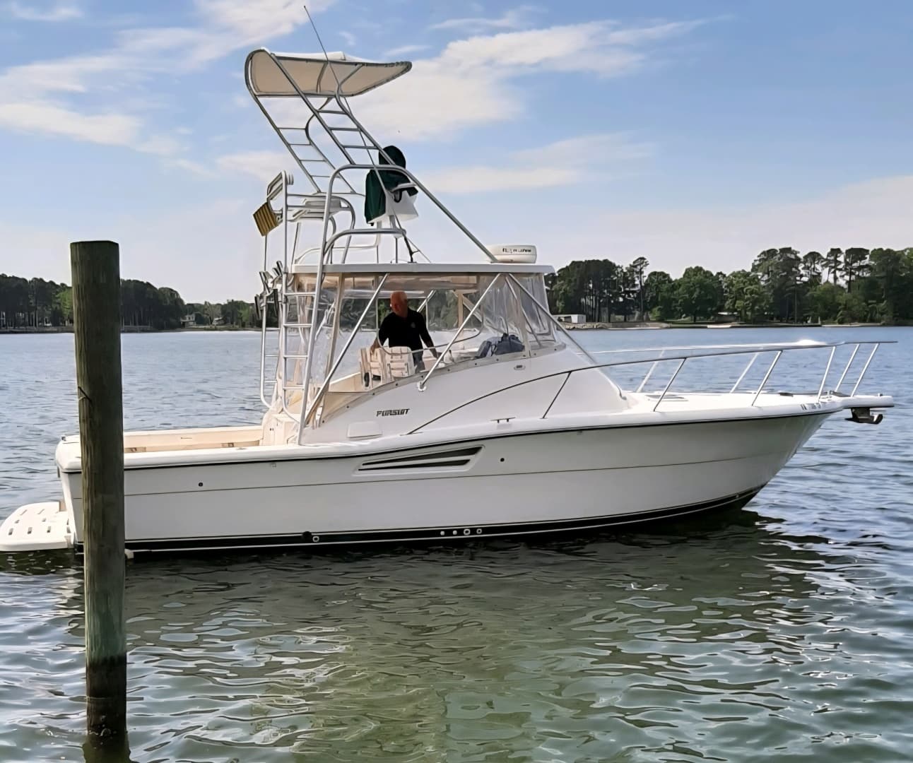 2001 Pursuit 3000 Offshore - photo 1 of 47