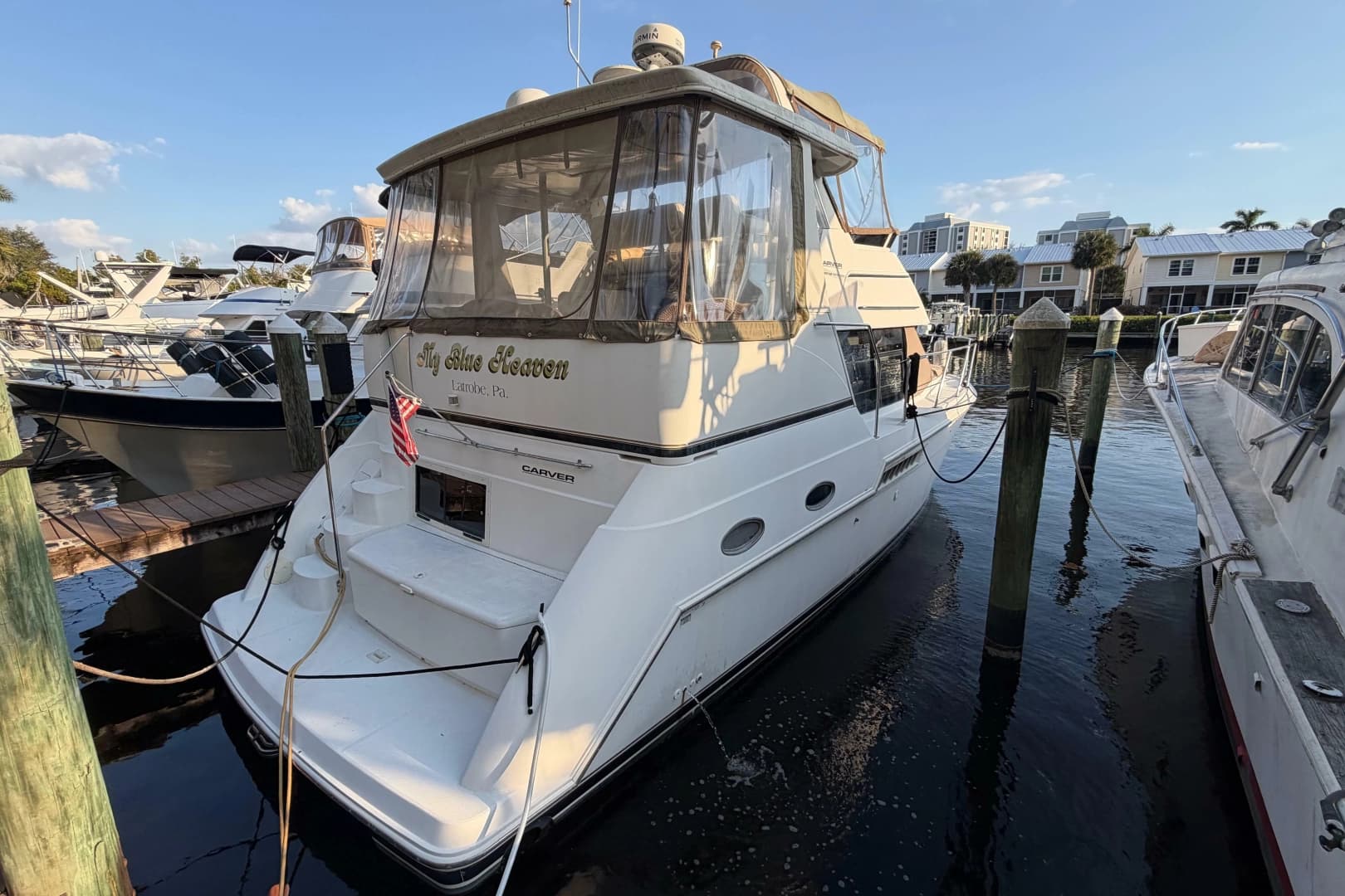 2000 Carver 356 Aft Cabin Motor Yacht - photo 1 of 49