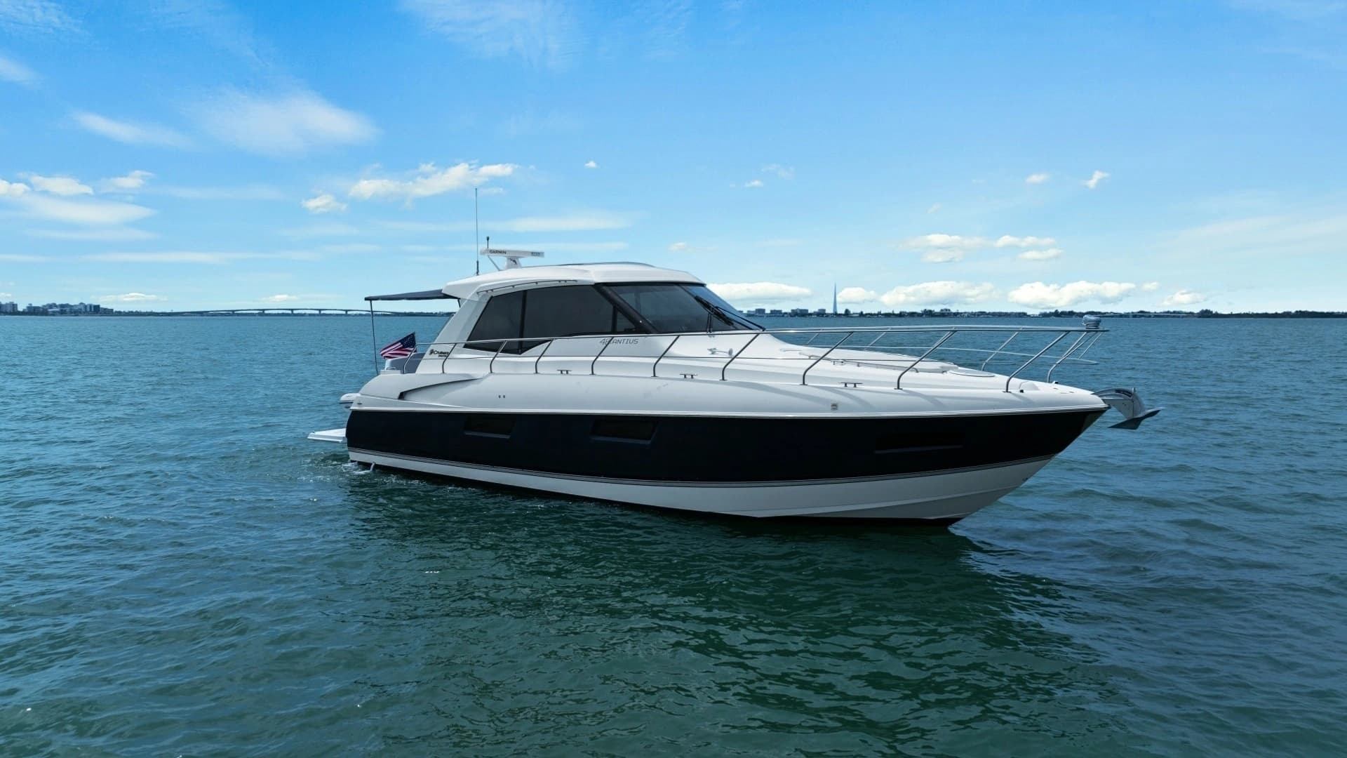 2014 Cruisers Yachts 48 Cantius - photo 1 of 72