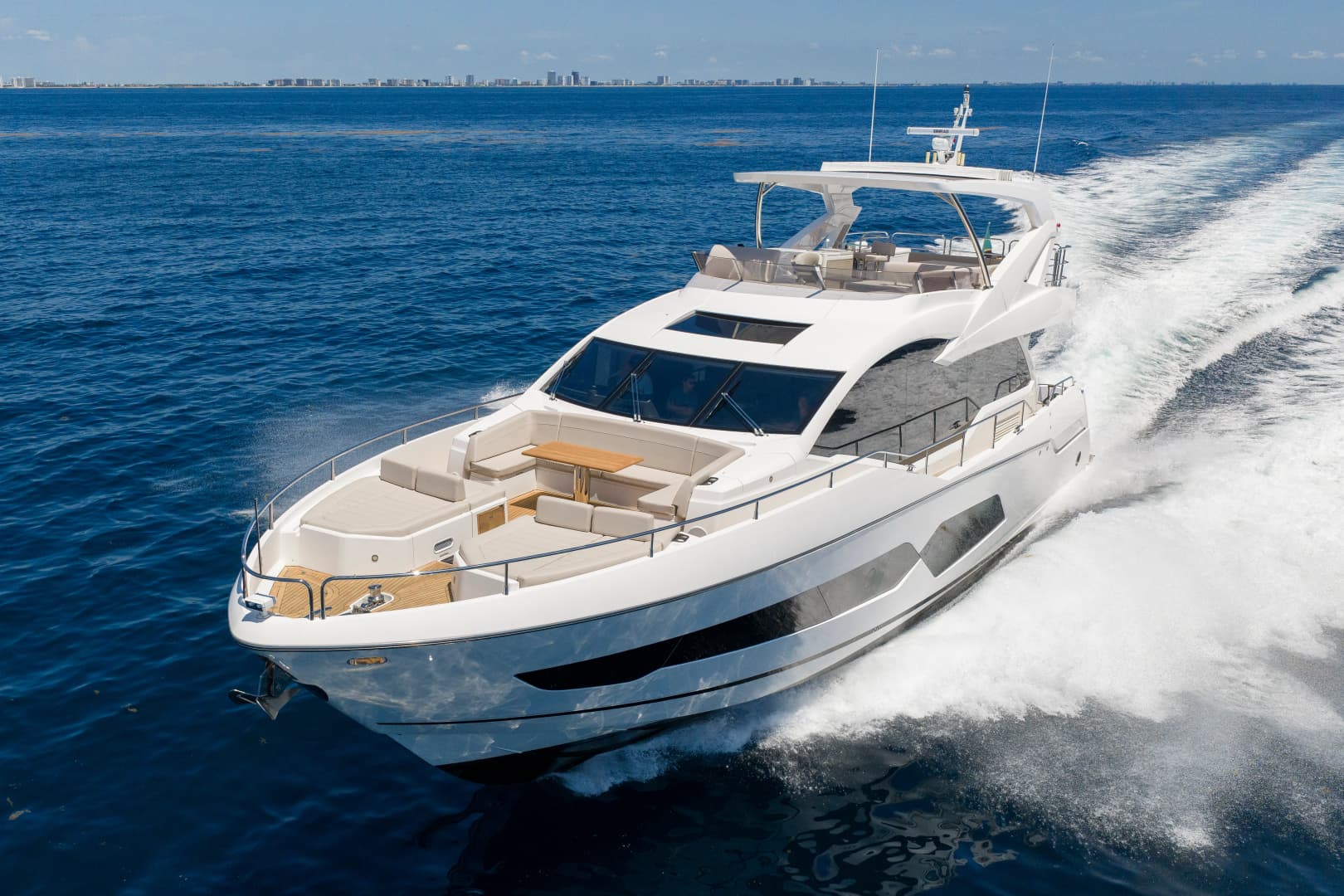 2020 Sunseeker 76 Yacht - photo 1 of 30