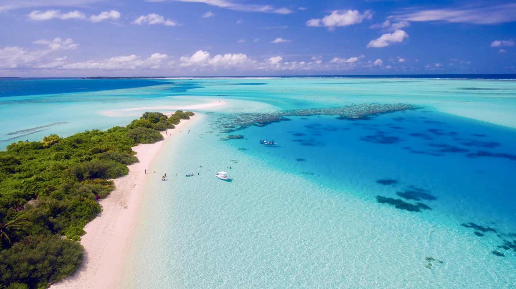 Turquoise shallows and a sandbar in the Bahamas