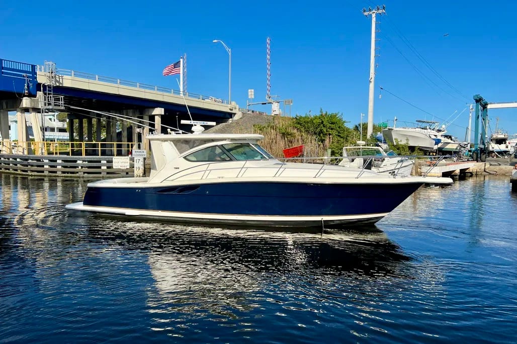 The yacht Alex Smith bought or sold with Aspire