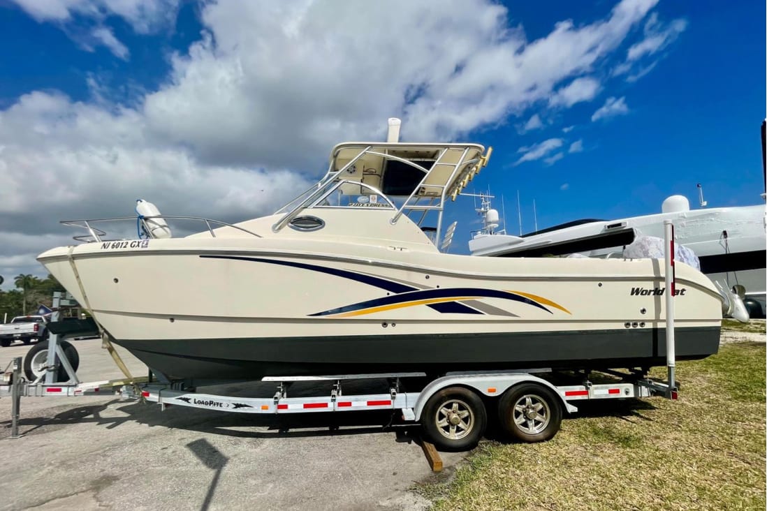 The yacht Greg Smith bought or sold with Aspire