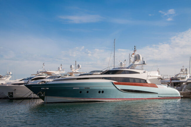 Why-You-Need-a-Yacht-Broker-When-Buying-a-Yacht-in-Florida Buying a Yacht in Florida