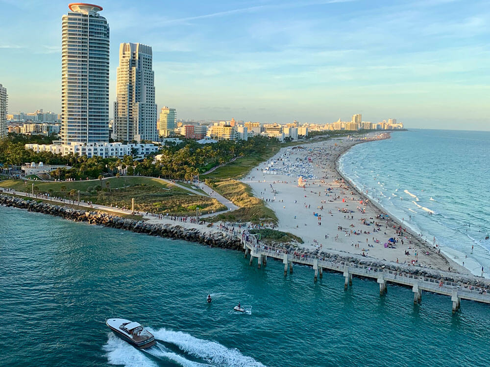 Why-Florida-Is-The-Best-Place-To-Buy-Or-Sell-A-Luxury-Yacht Why Florida Is The Best Place To Buy Or Sell A Luxury Yacht